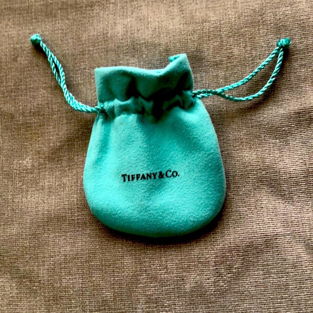Tiffany & Co. Jewelry pouch, gift box, ribbon
